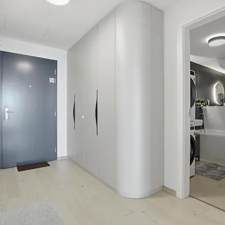Eurovea 21floor - River & Port View 아파트 *