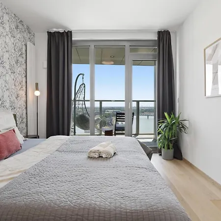 아파트 Eurovea 21floor - River & Port View