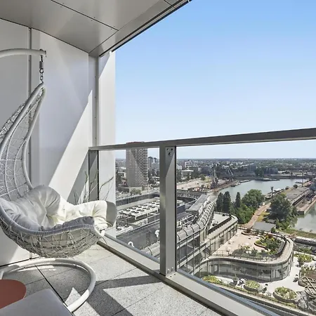 아파트 Eurovea 21floor - River & Port View 브라티슬라바