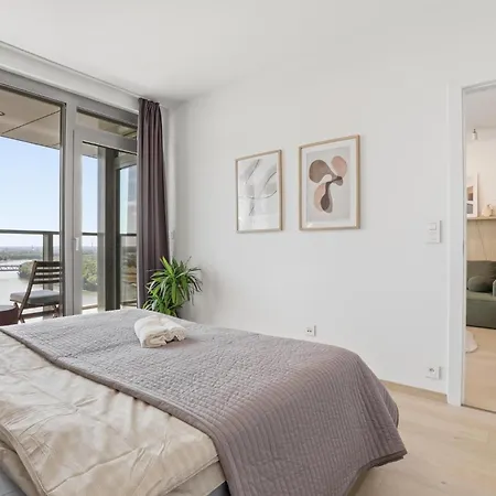 Eurovea 21floor - River & Port View 브라티슬라바